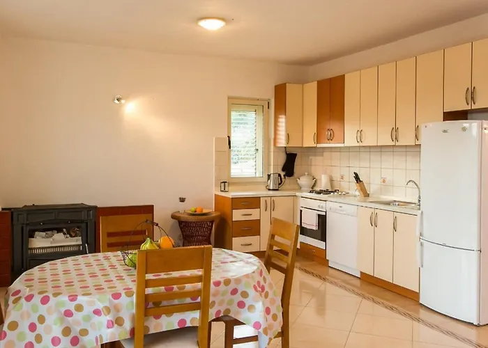 Bodul Vacation - Two Bedroom With Terrace And Sea View