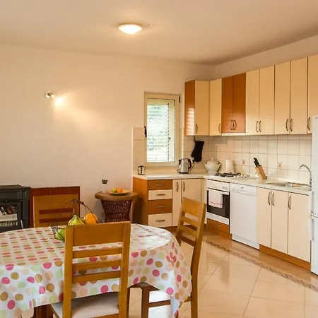 Bodul Vacation - Two Bedroom With Terrace And Sea View